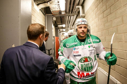 Rögles tränare Cam Abbott och Daniel Widing
