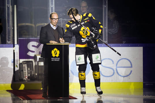 Skellefteås Filip Berglund förnyar sitt kontrakt
