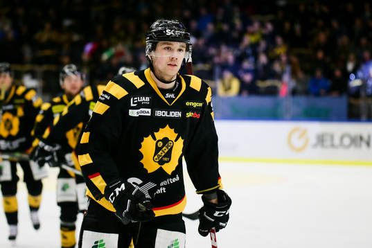 Skellefteås Filip Berglund jublar