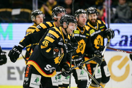 Skellefteås Oscar Möller jublar