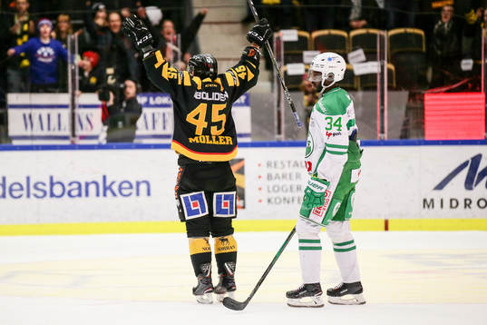 Skellefteås Oscar Möller jublar