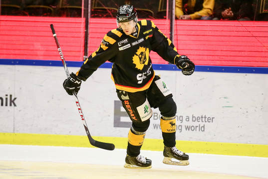 Skellefteås Filip Berglund  jublar