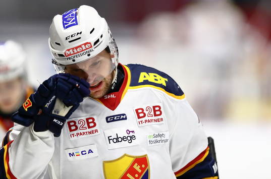 Djurgårdens Niclas Bergfors jublar och deppar