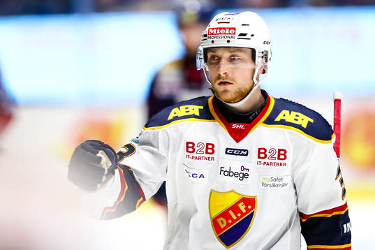 Djurgårdens Linus Hultström jublar