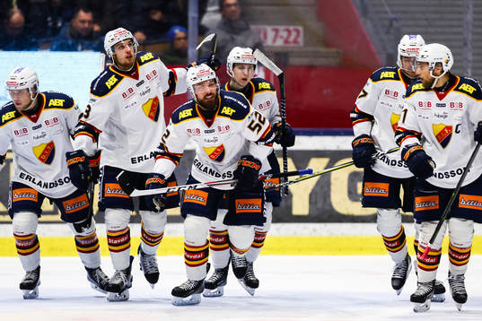 Djurgårdens Mikael Ahlén jublar
