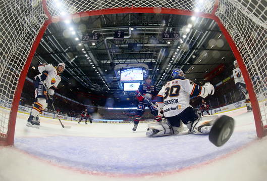 Mål 6-2 av Linköpings Nick Sörensenunder ishockeymatchen