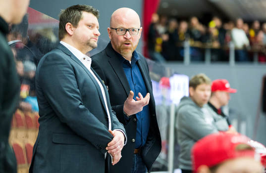 Moras Mattias Karlin  och assisterande Johan Rose´n
