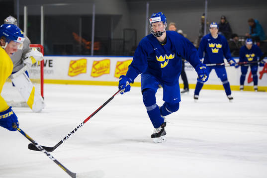 Rasmus Dahlin på Sveriges träning