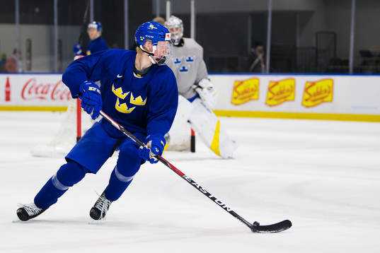 Rasmus Dahlin på Sveriges träning