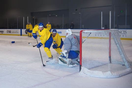 Axel Jonsson Fjällby, Tim Söderlund och målvakten Olle