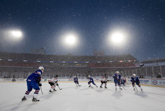 Generell vy över arenan New Era Field när ett kraftigt