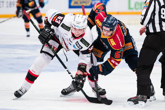 Malmö Redhawks Fredrik Händemark och Djurgårdens Markus