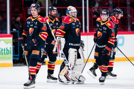 Djurgårdens Linus Johansson, målvakt Adam Reideborn och