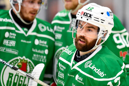 Rögles Jack Connolly jublar