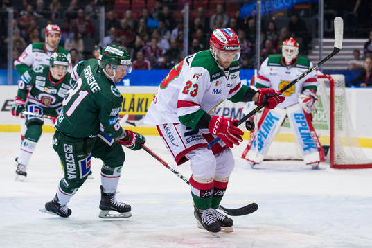 Moras Tomas Skogs och Frölundas Ryan Lasch