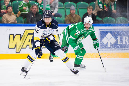 HV71 Kevin Stenlund och Rögles Ben Youds