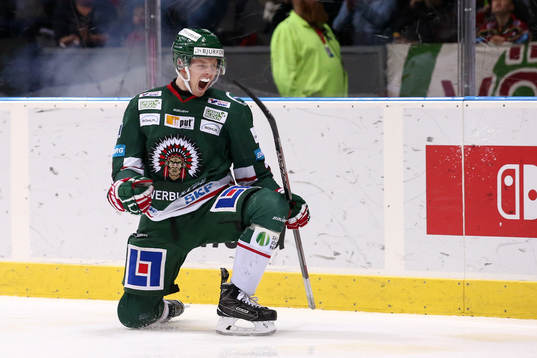 Frölundas Christoffer Ehn  jublar