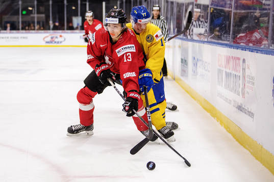 Schweiz Justin Sigrist och Sveriges Fredrik Karlström i