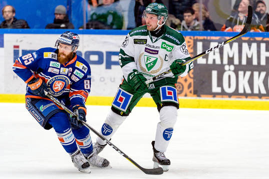 Växjös Liam Reddox och Färjestads Alexander Johansson
