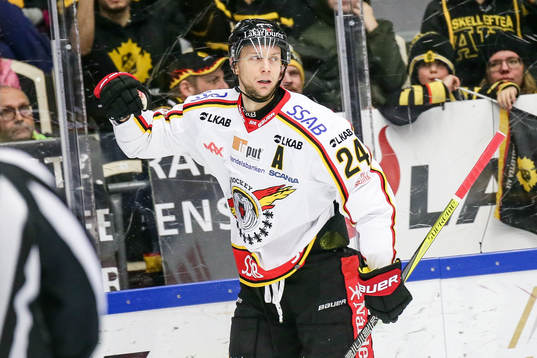 Luleås Johan Harju jublar