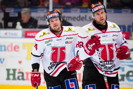 Örebros Viktor Amnér och Viktor Ekbom jublar