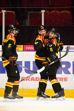 Brynäs Aaron Palushaj jublar med Lukas Kilström och Jacob