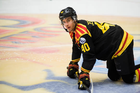 Brynäs Jesper Jensen före ishockeymatchen i SHL mellan