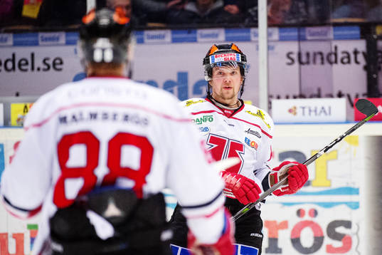 Örebros Viktor Amnér jublar