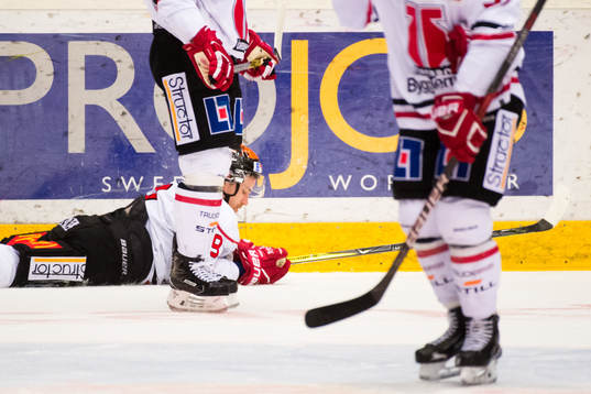 Örebros Tylor Spink deppar
