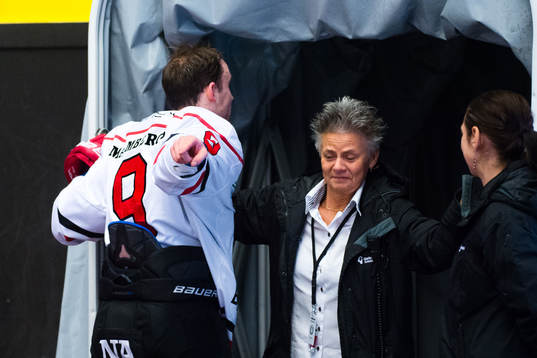 Örebros Tylor Spink i bråk med Brynäs Aaron Palushaj  i