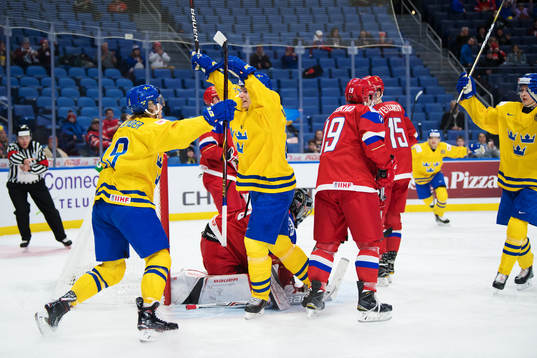 Sveriges Alexander Nylander och Lias Andersson jublar