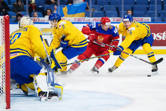 Sveriges målvakt Filip Gustavsson, Timothy Liljegren och