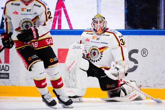 Luleås målvakt Joel Lassinatti före ishockeymatchen i