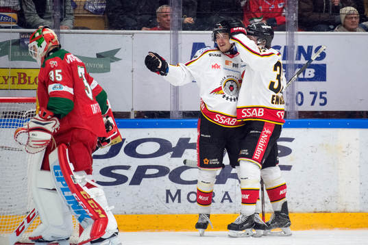 Luleås Emil Larsson och Oscar Engsund jublar
