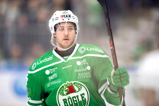 Rögles Linus Sandin jublar