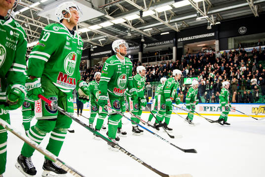 Rögles spelare jublar