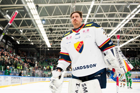 Djurgårdens målvakt Joacim Eriksson deppar