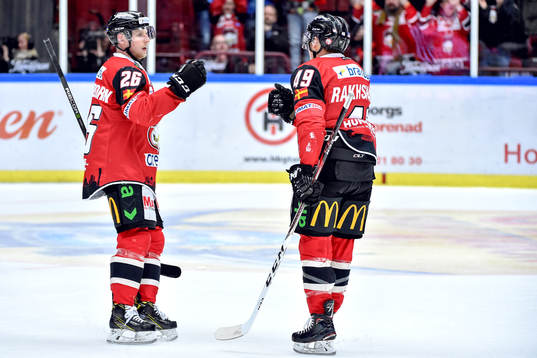 Malmö Redhawks Axel Wemmenblorn och Rhett Rakhshani jublar