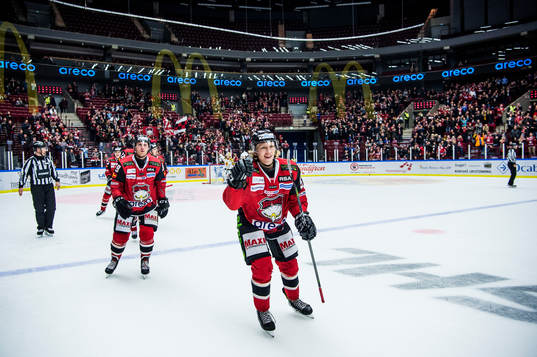 Malmö Redhawks Marcus Sylvegård jublar