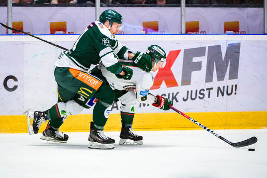 Färjestads Ilari Melart och Frölundas Ryan Lasch
