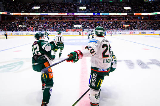 Färjestads Per Åslund och Frölundas Joel Lundqvist