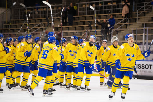 Sveriges spelare jublar