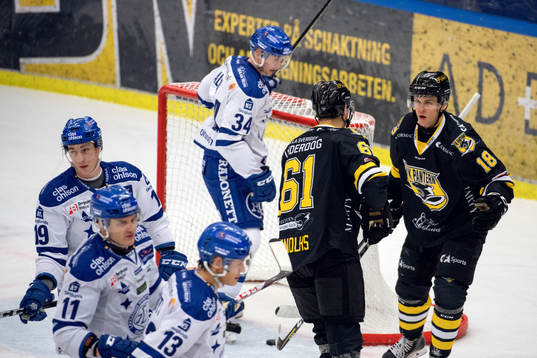 Panterns Martin Janolhs och Robin Sterner jublar