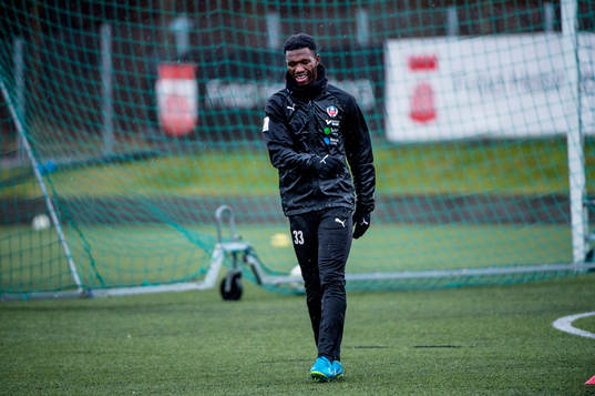 Mohammed Abubakari grinar illa