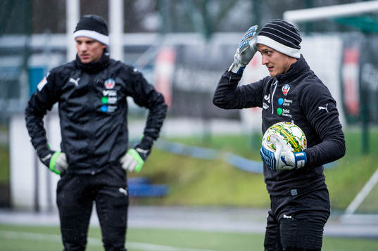Målvakt Ilija Jurisic och målvakt Pär Hansson
