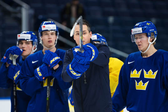 Förbundskapten Tomas Montén på Sveriges träning