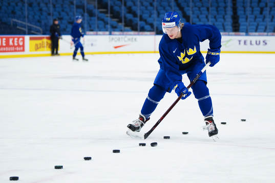 Alexander Nylander på Sveriges träning