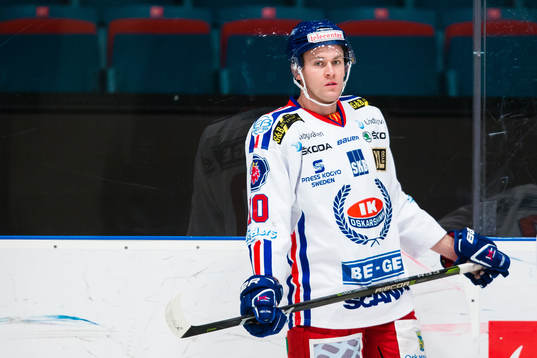 Oskarshamns Marcus Persson innan ishockeymatchen i