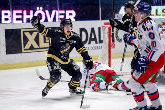 s Jesper Fröden jublar