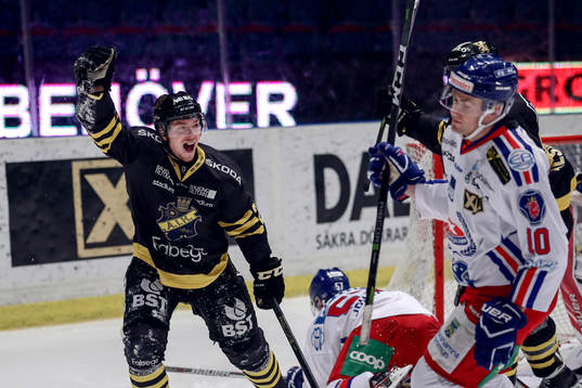 s Jesper Fröden jublar